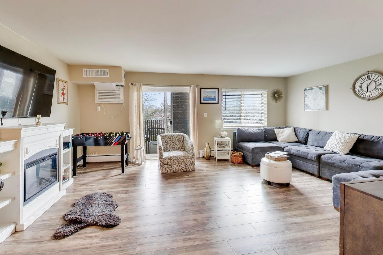 445 S Cleveland Avenue #302, Arlington Heights, IL 60005