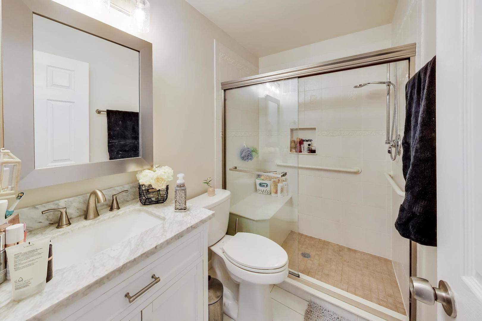 445 S Cleveland Avenue #302, Arlington Heights, IL 60005