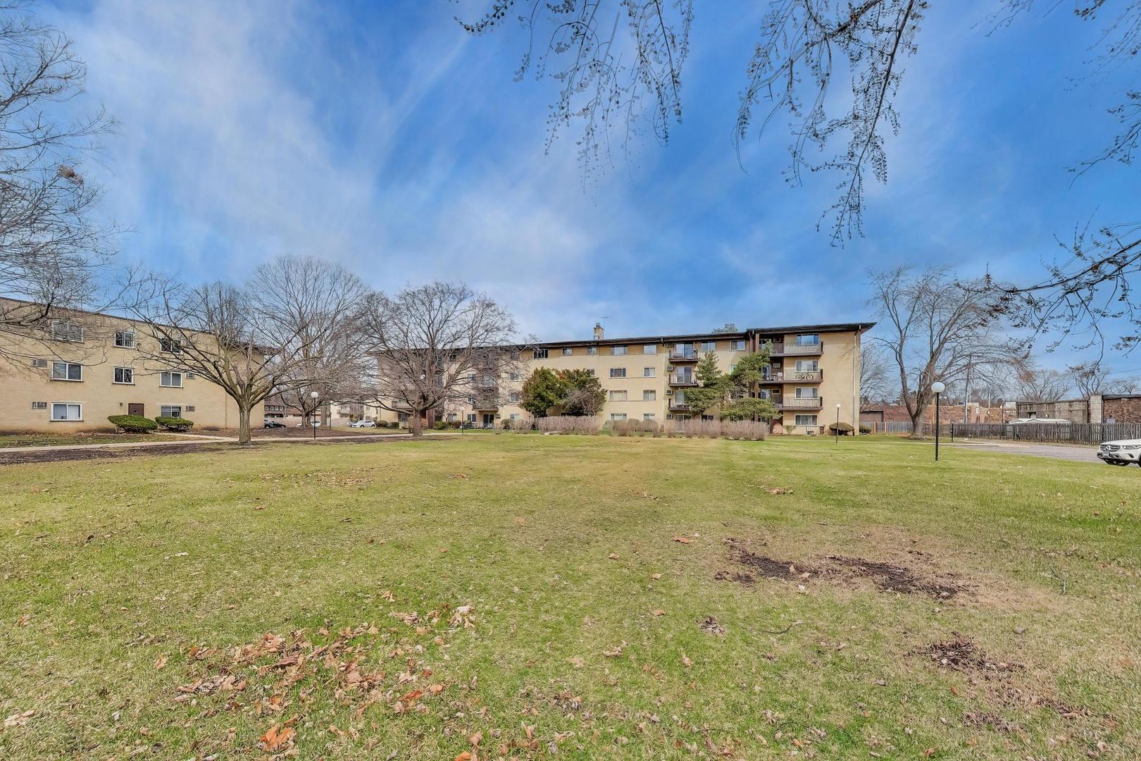 445 S Cleveland Avenue #302, Arlington Heights, IL 60005