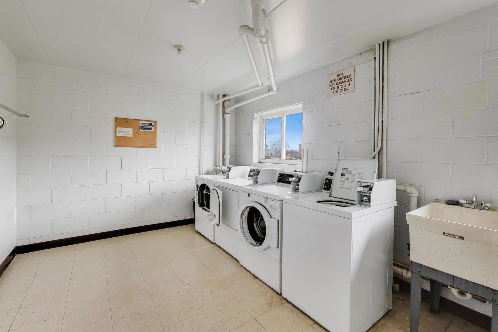 445 S Cleveland Avenue #302, Arlington Heights, IL 60005