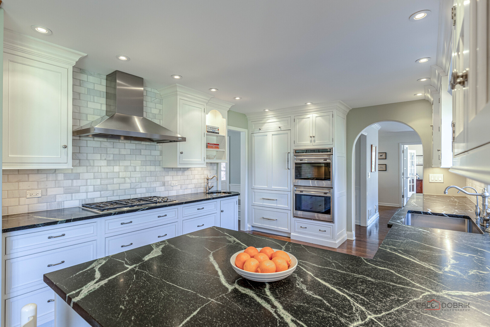 609 Old Hickory Lane, Libertyville, IL 60048