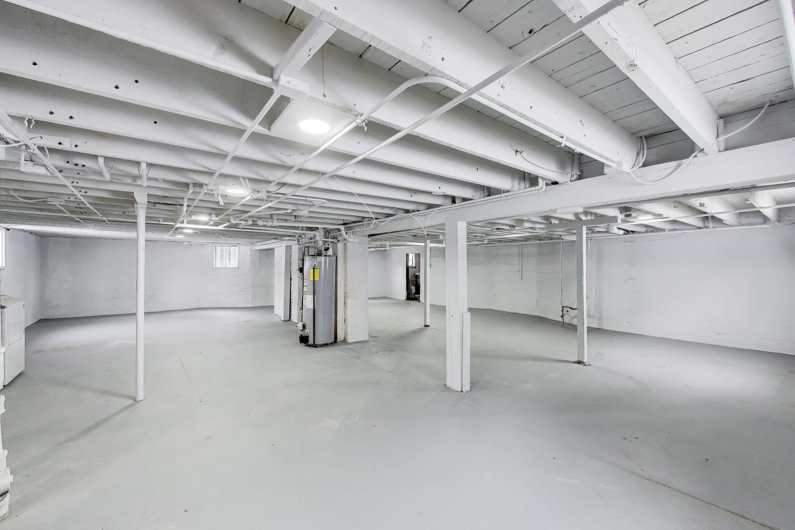 1638 Oakwood Avenue, Des Plaines, IL 60016