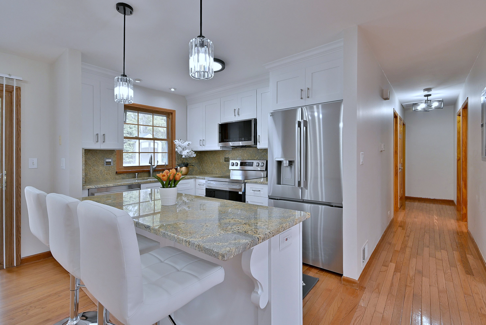 714 N Lakeside Drive, Vernon Hills, IL 60061