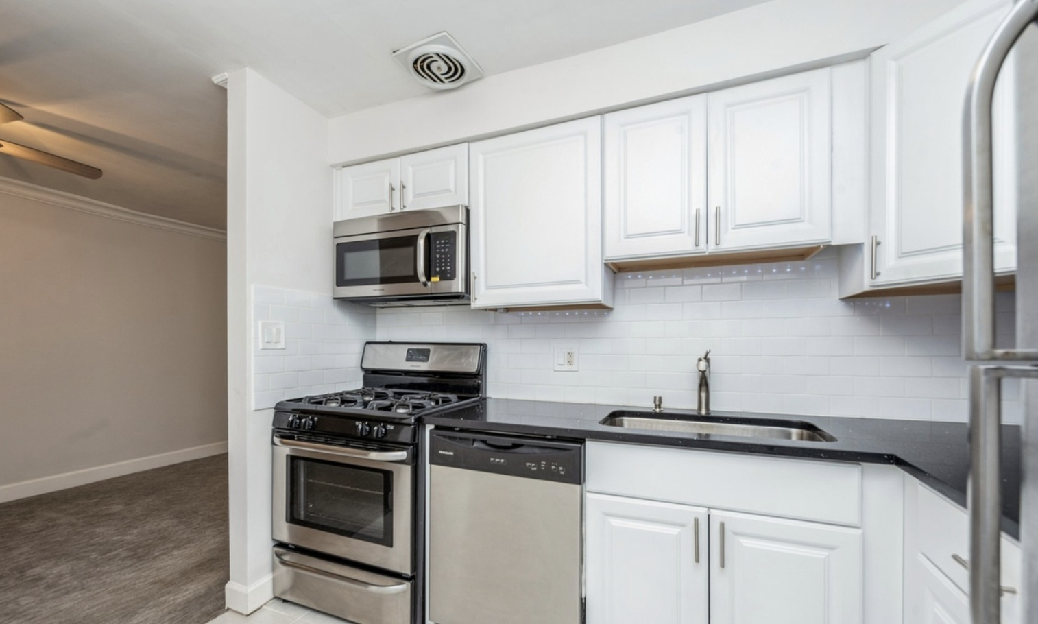 1459 N Winslowe Drive #301, Palatine, IL 60074