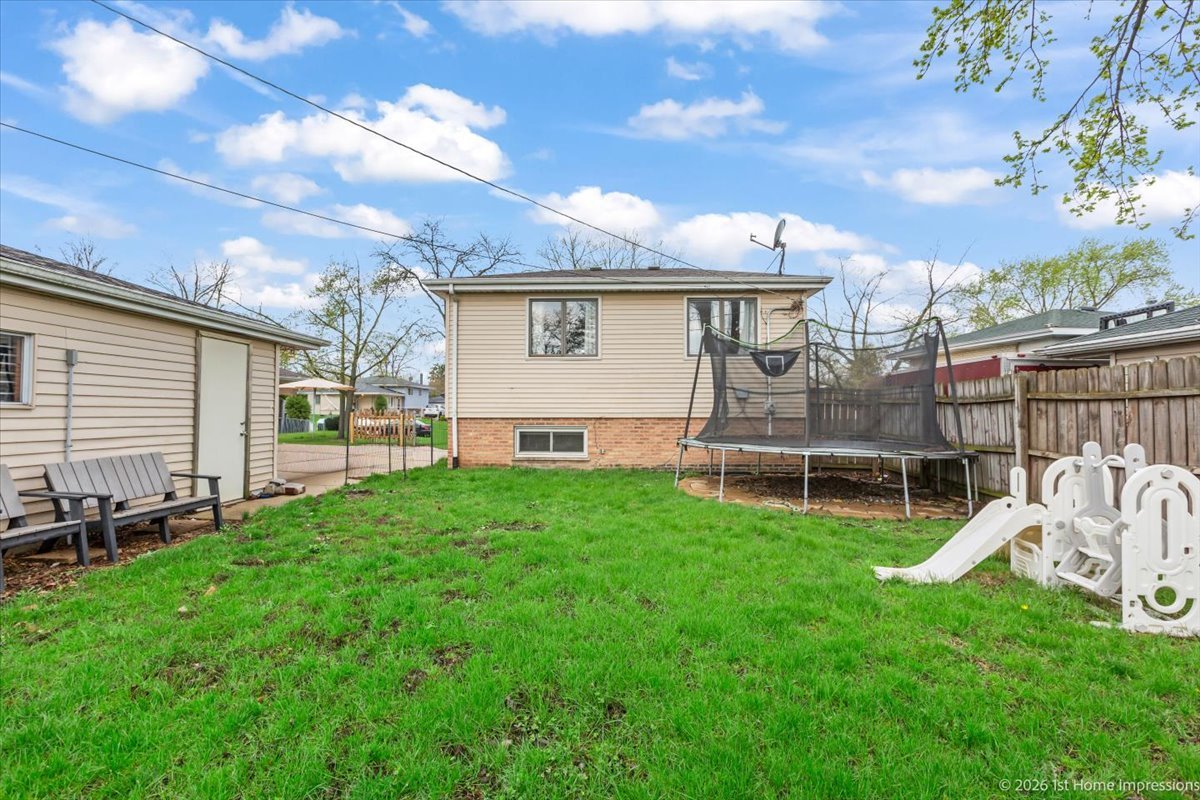 16419 Terry Lane, Oak Forest, IL 60452