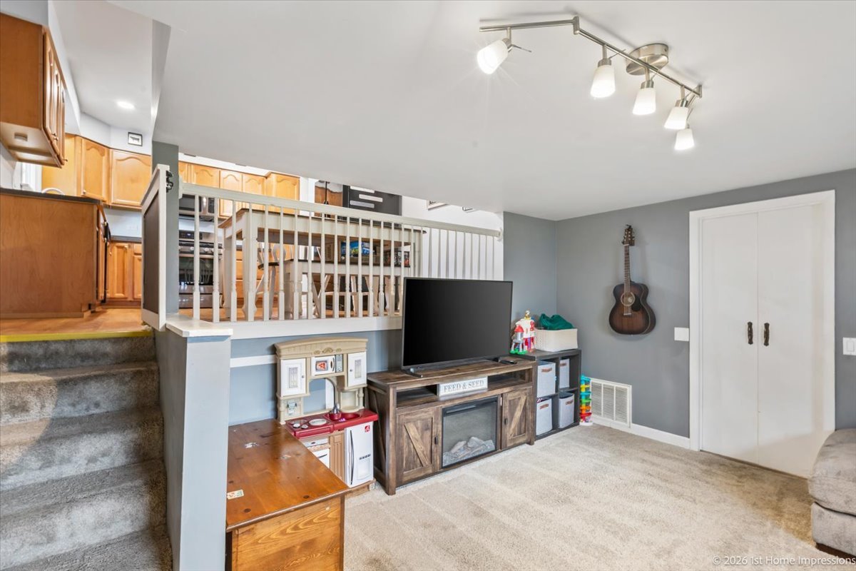 16419 Terry Lane, Oak Forest, IL 60452