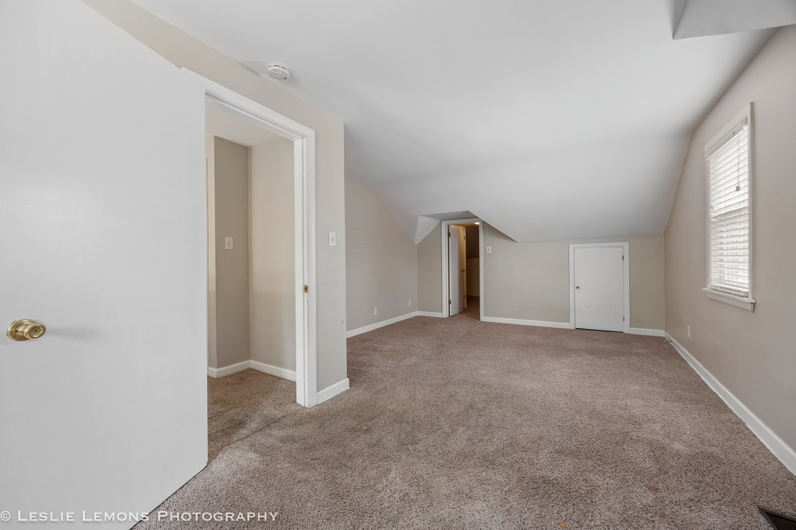 7162 N MOODY Avenue, Chicago, IL 60646