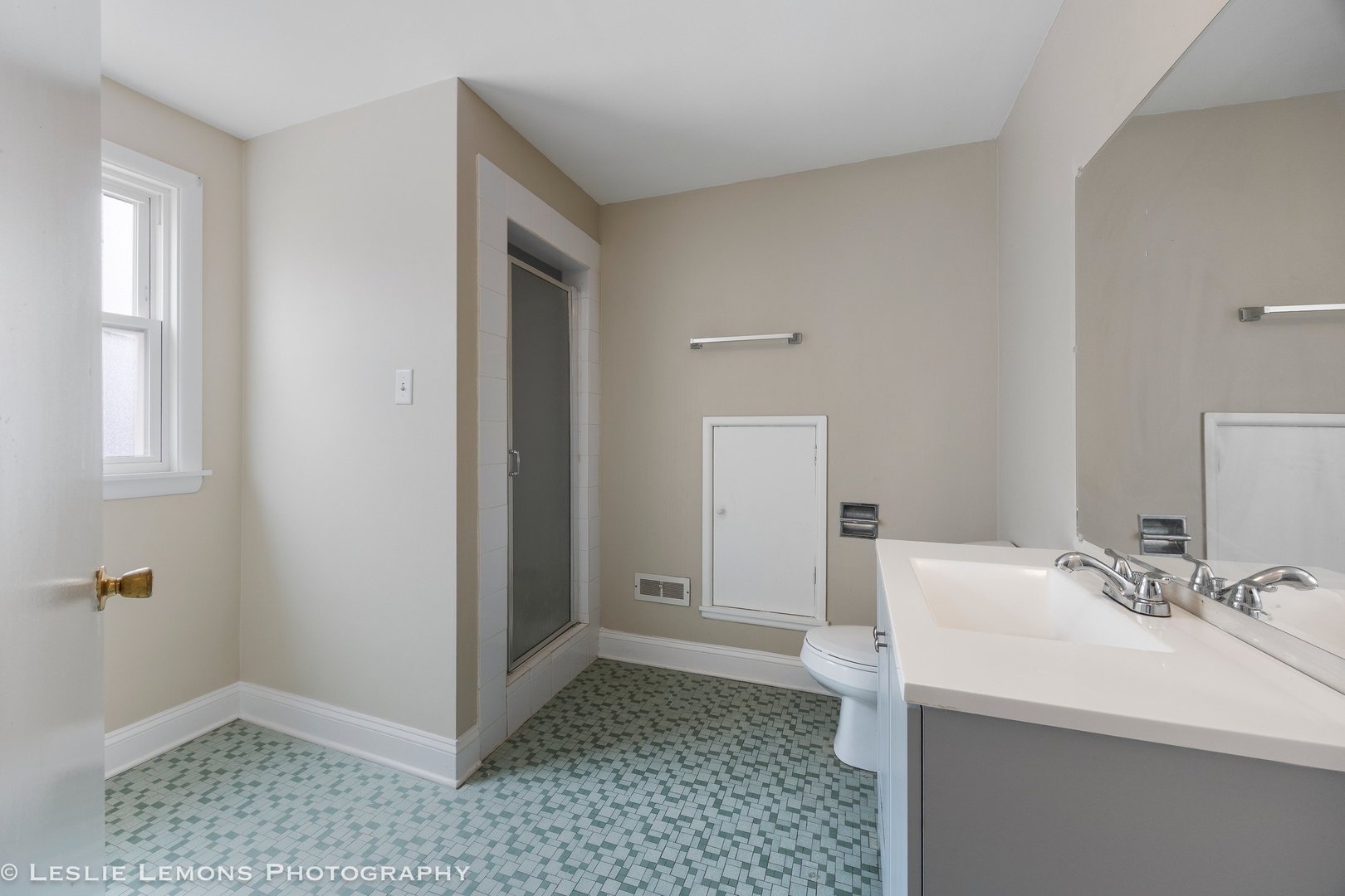 7162 N MOODY Avenue, Chicago, IL 60646