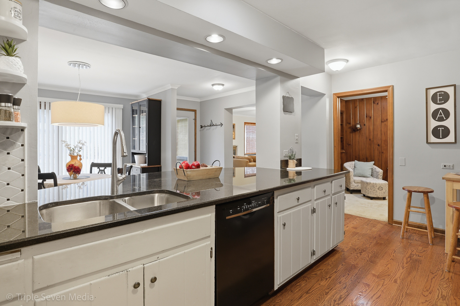 7354 W Palos Avenue, Palos Heights, IL 60463