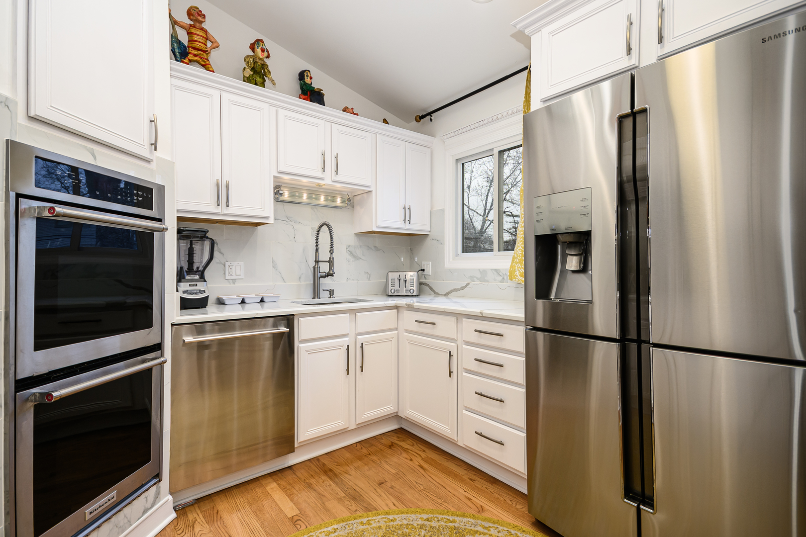 9833 N Lauren Lane, Niles, IL 60714