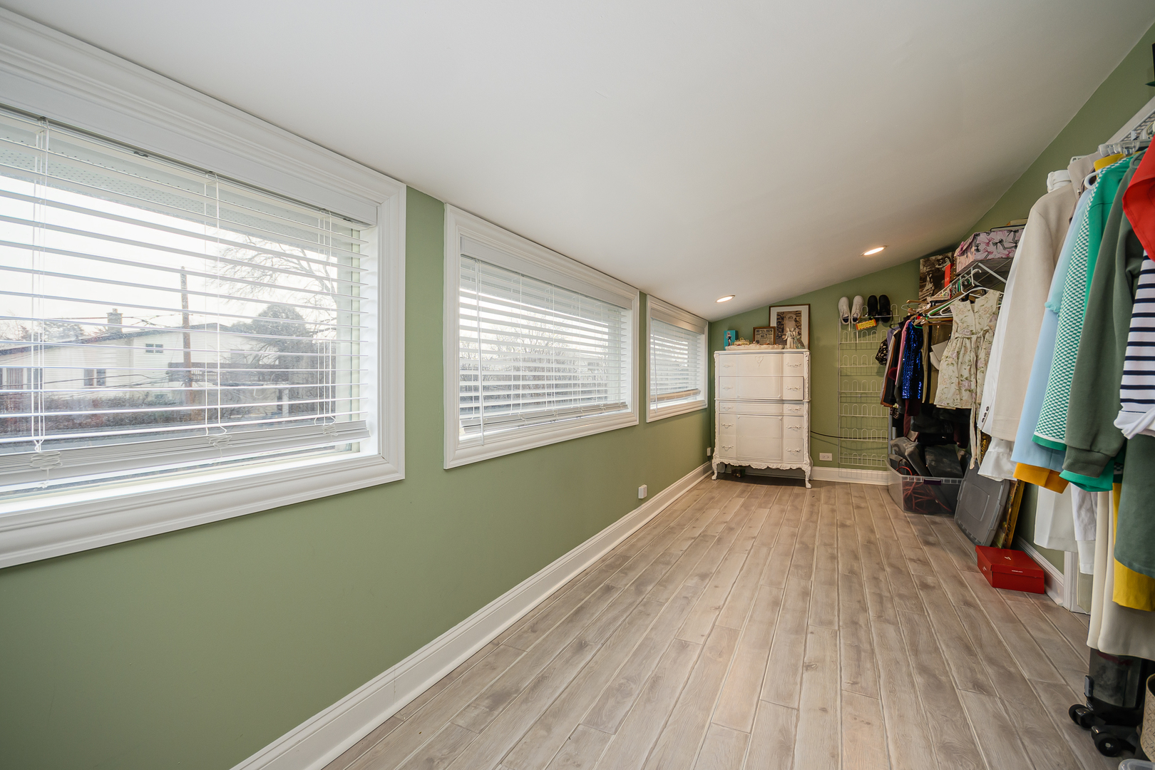 9833 N Lauren Lane, Niles, IL 60714