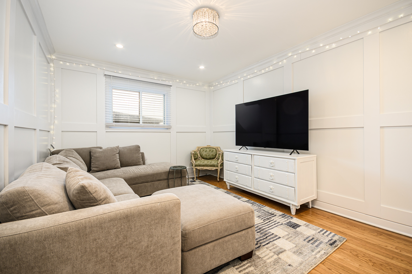 9833 N Lauren Lane, Niles, IL 60714