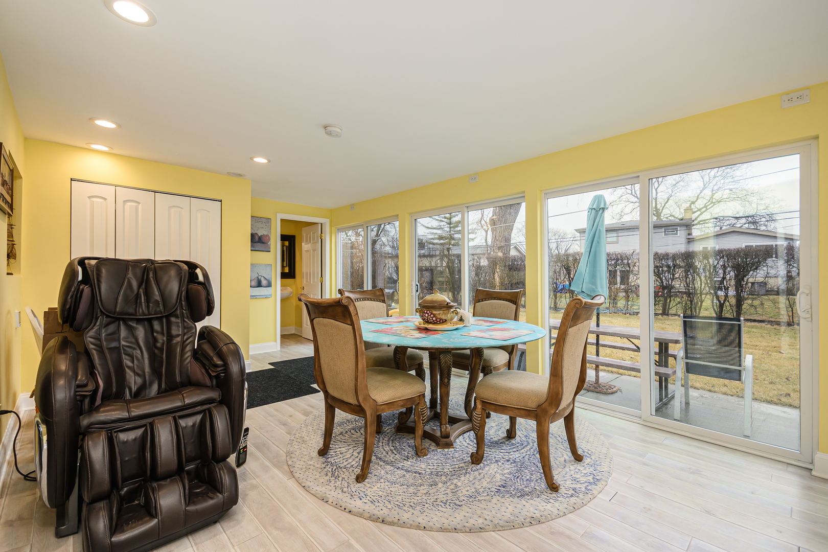 9833 N Lauren Lane, Niles, IL 60714