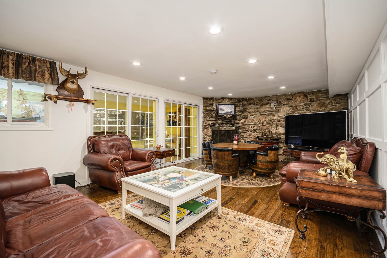 9833 N Lauren Lane, Niles, IL 60714