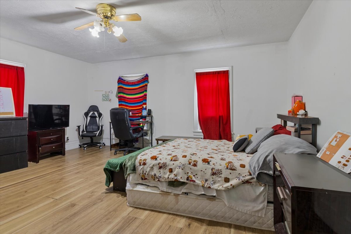 1404 Benton Street, Rockford, IL 61107