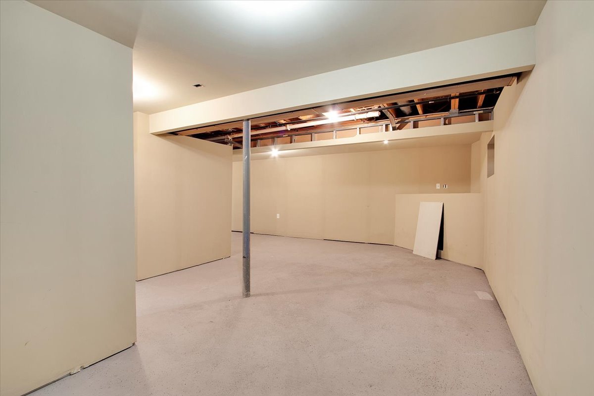 2404 White Ash Court, Plainfield, IL 60586