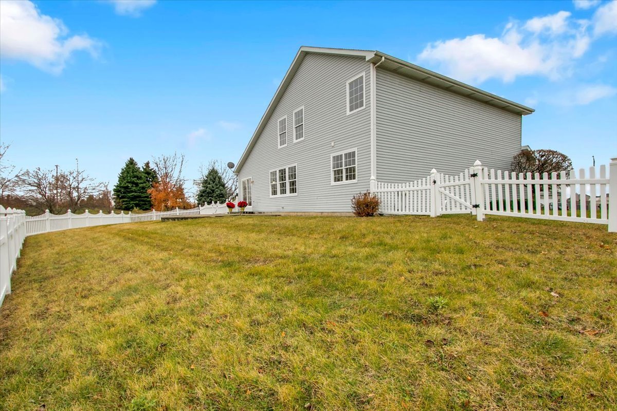 2404 White Ash Court, Plainfield, IL 60586