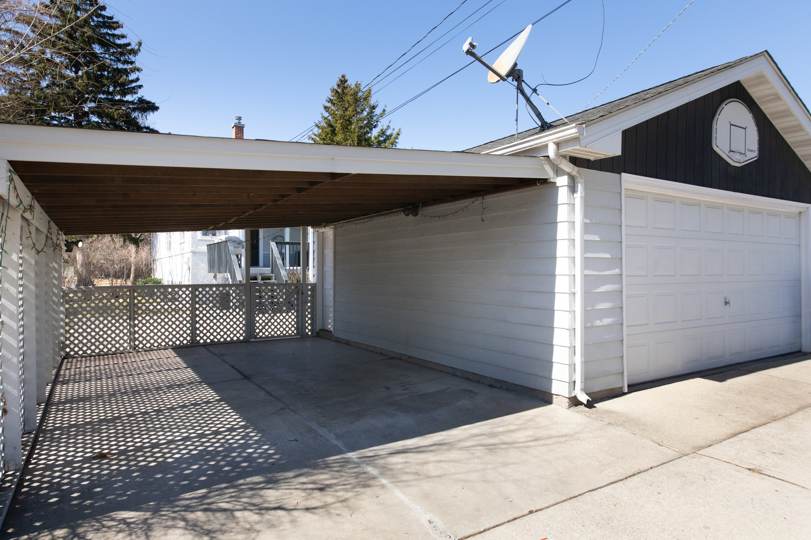 7001 N Ozark Avenue, Chicago, IL 60631