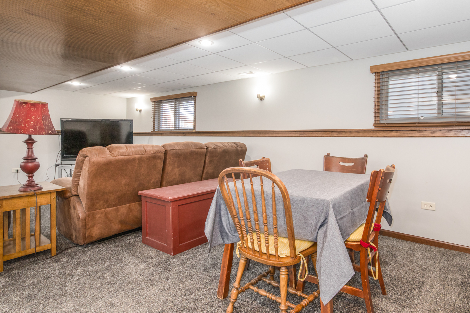 7001 N Ozark Avenue, Chicago, IL 60631