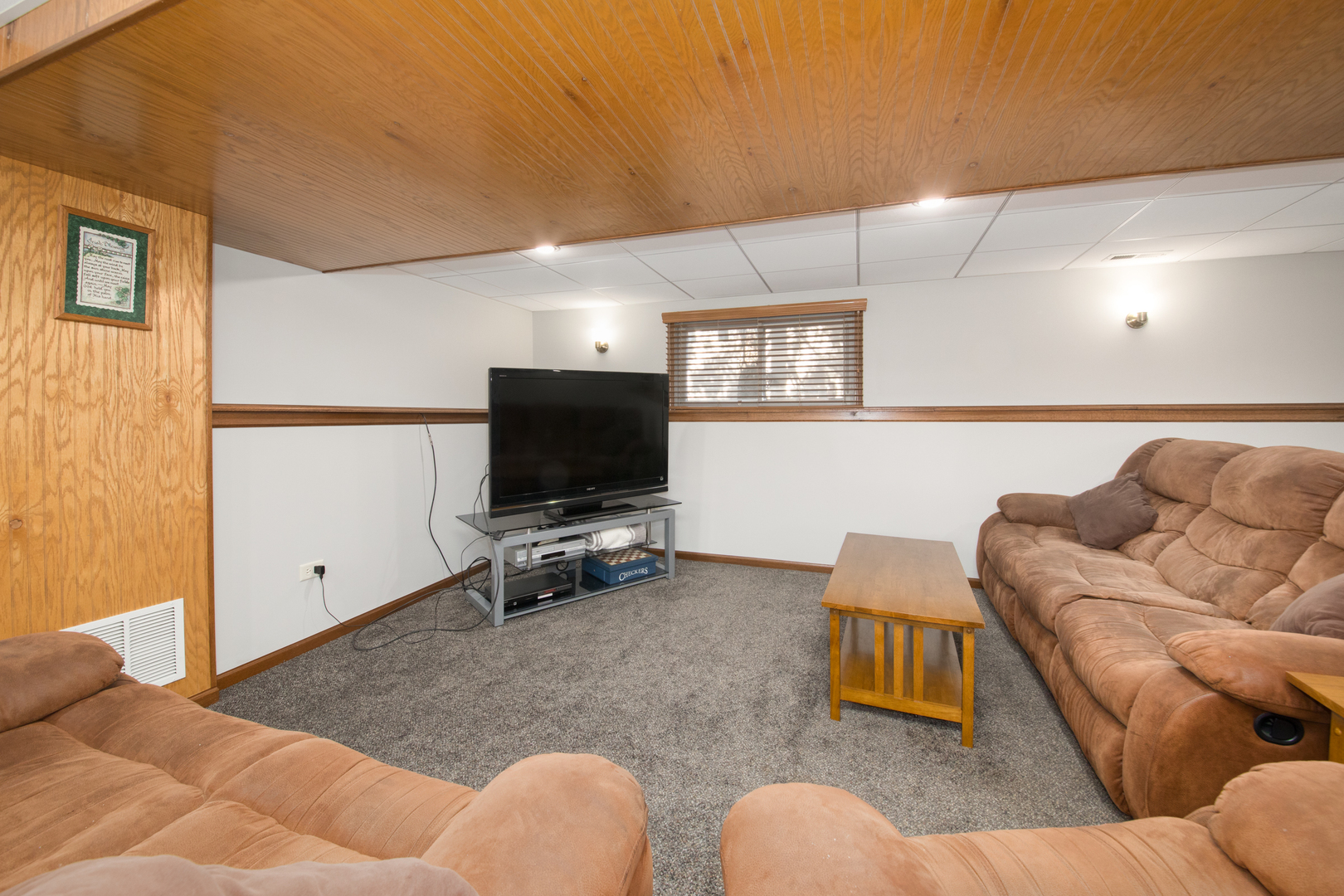 7001 N Ozark Avenue, Chicago, IL 60631