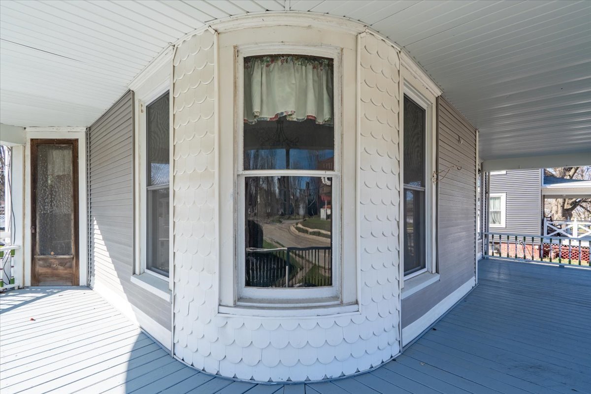 709 N Center Street, Clinton, IL 61727