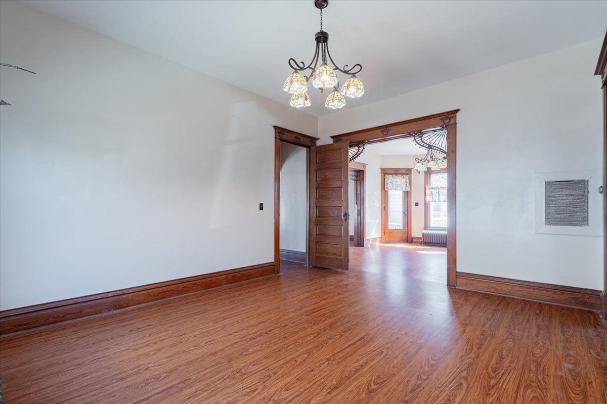 709 N Center Street, Clinton, IL 61727