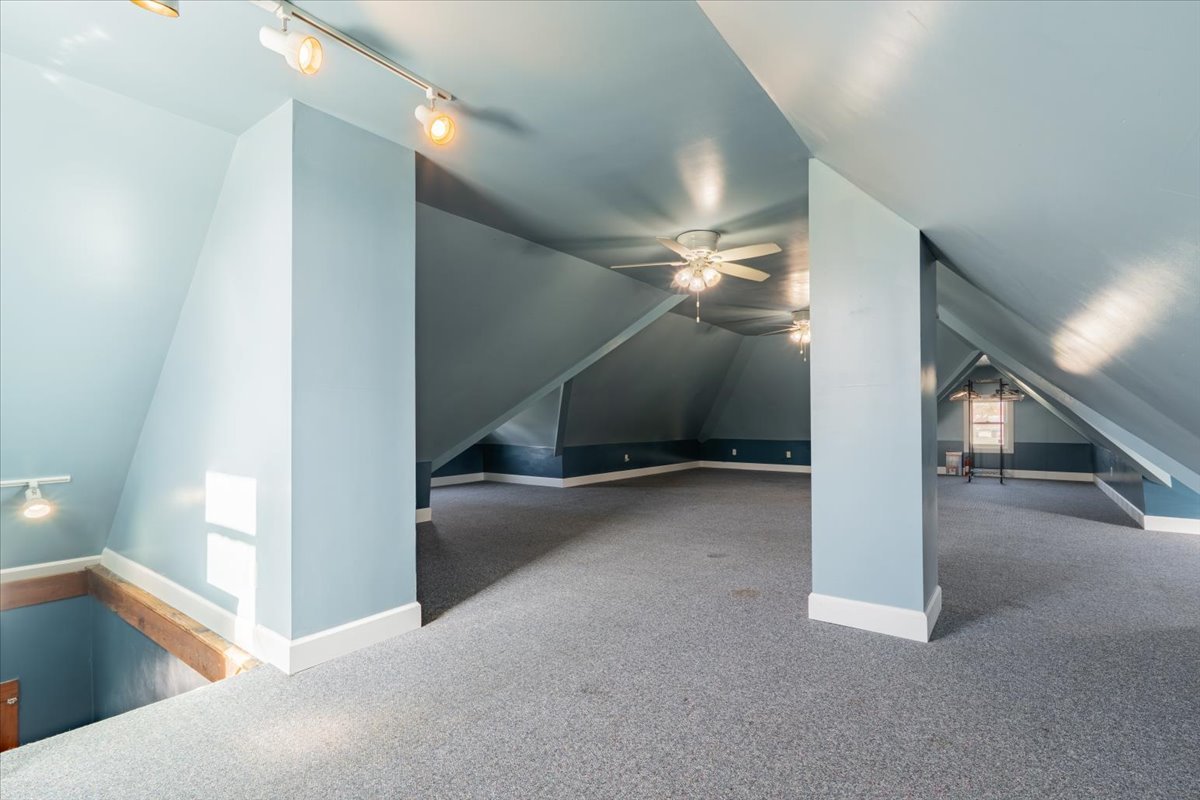 709 N Center Street, Clinton, IL 61727