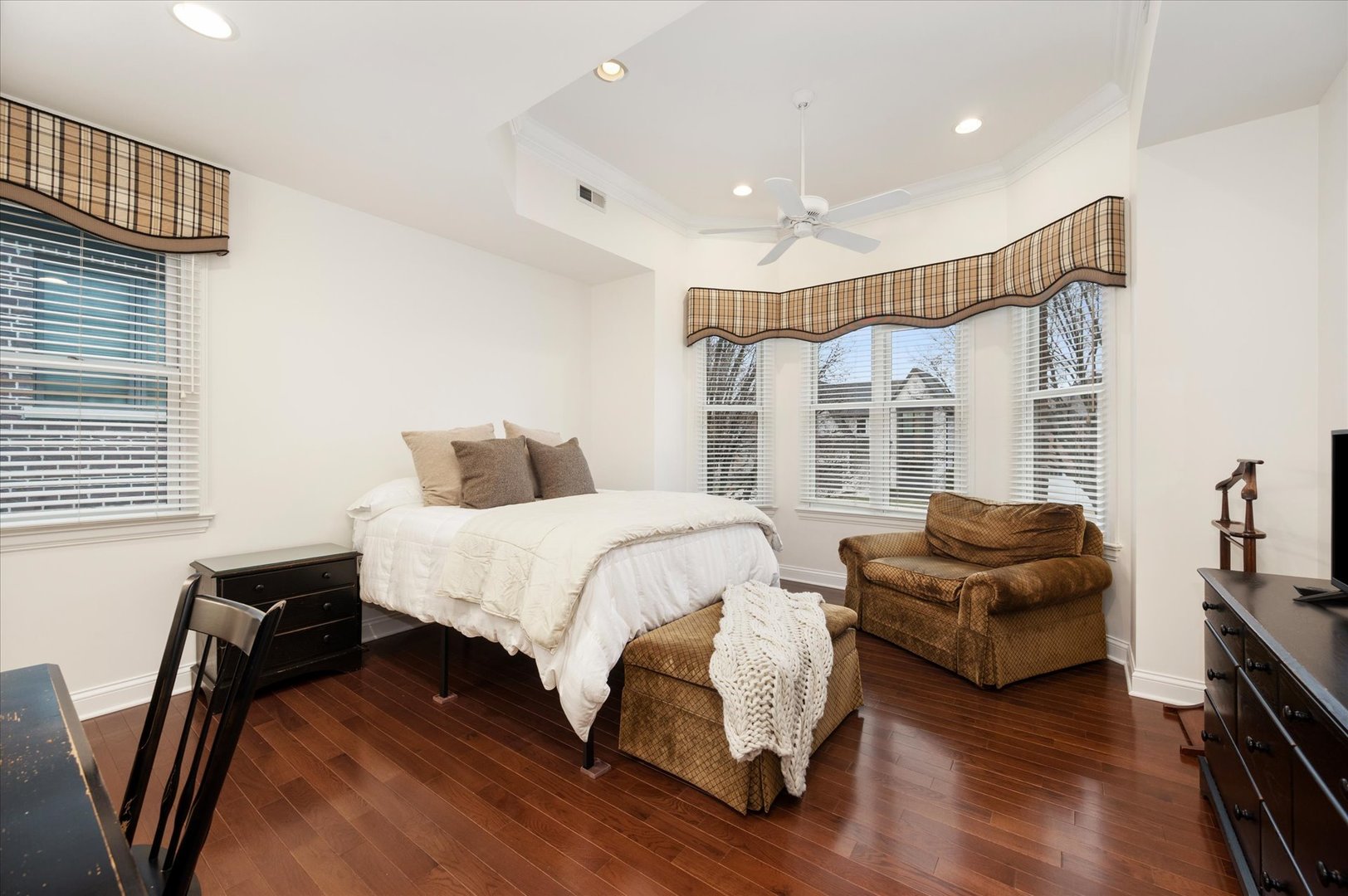 602 S Sunnyside Avenue, Elmhurst, IL 60126