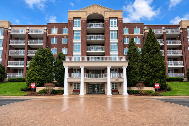 7081 W Touhy Avenue #410, Niles, IL 60714