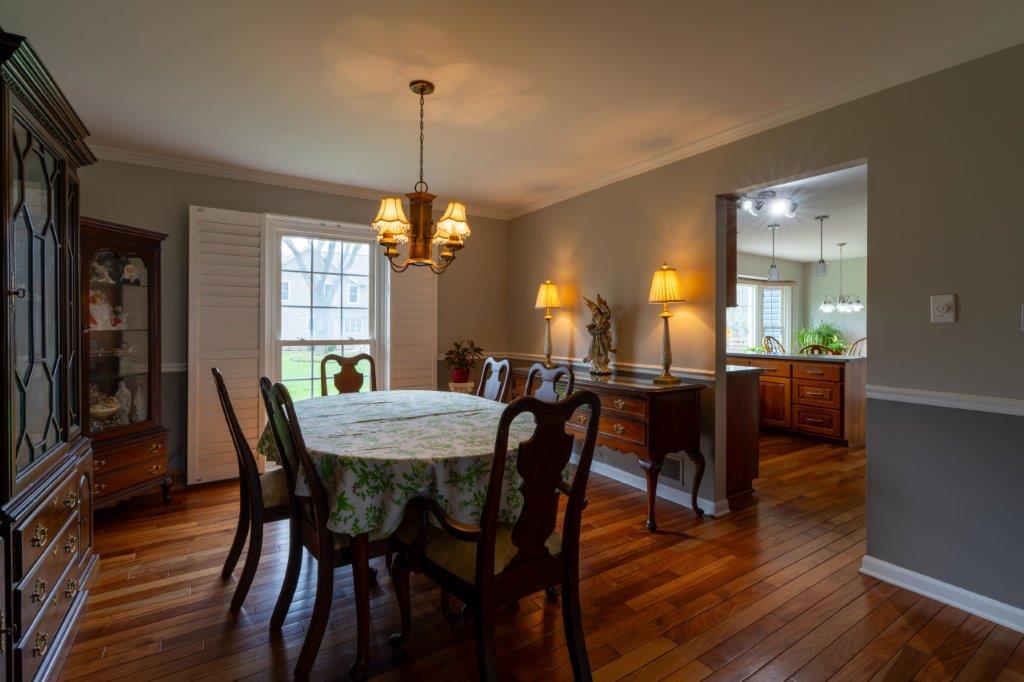 1006 Whirlaway Avenue, Naperville, IL 60540