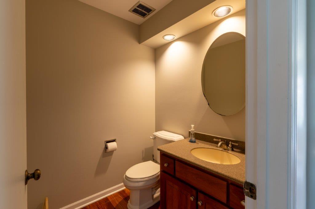 1006 Whirlaway Avenue, Naperville, IL 60540