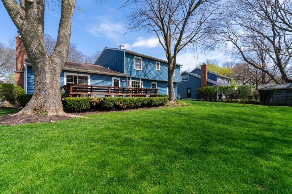 1006 Whirlaway Avenue, Naperville, IL 60540