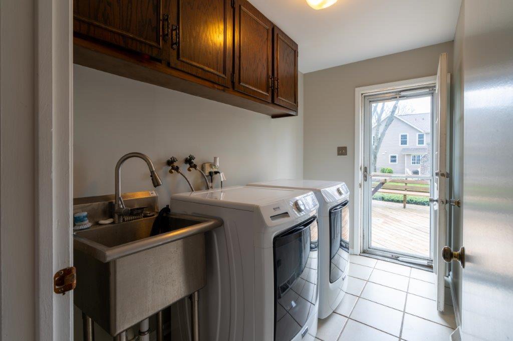 1006 Whirlaway Avenue, Naperville, IL 60540