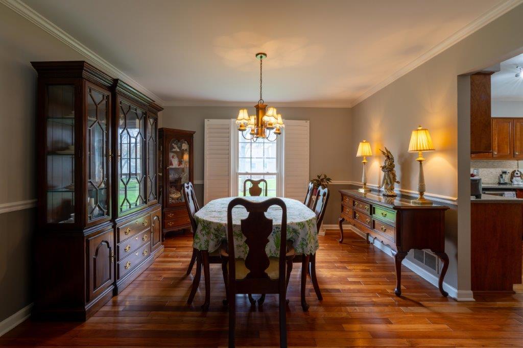 1006 Whirlaway Avenue, Naperville, IL 60540