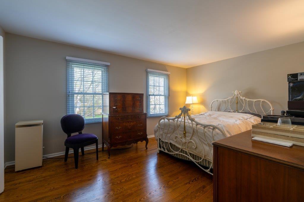 1006 Whirlaway Avenue, Naperville, IL 60540