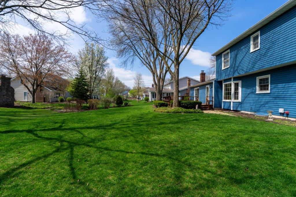 1006 Whirlaway Avenue, Naperville, IL 60540