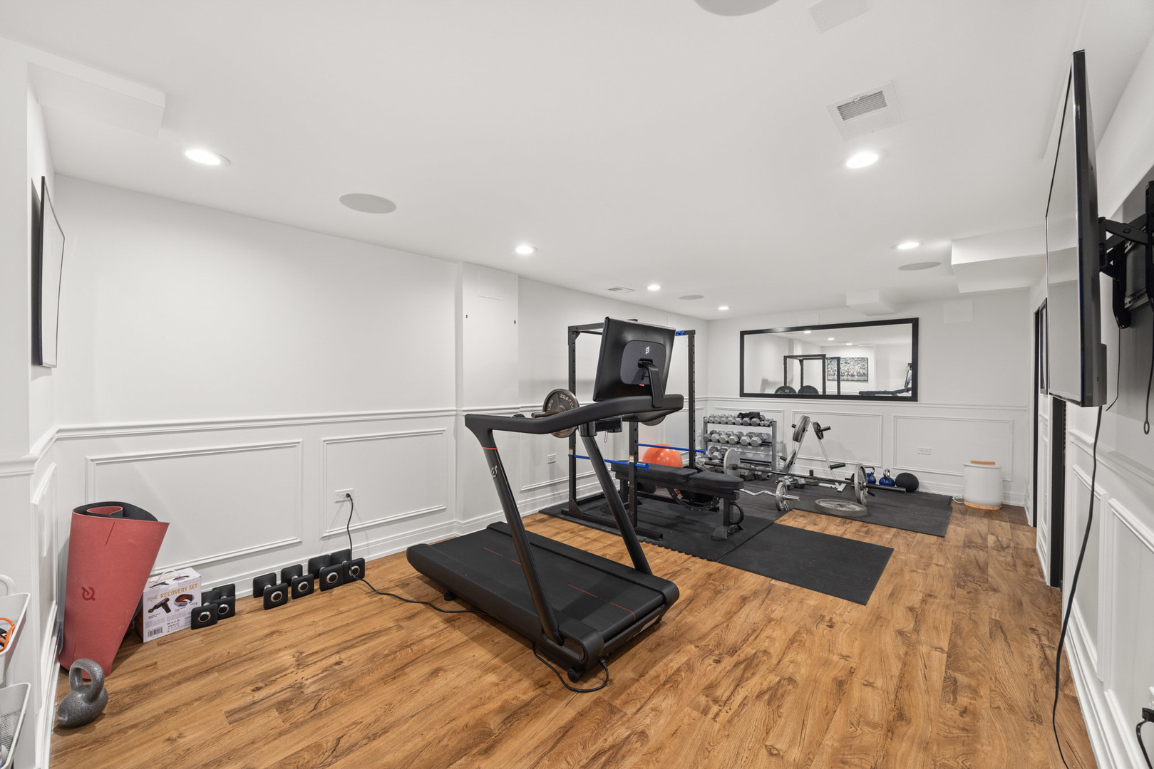 890 Stratford Drive, North Aurora, IL 60542