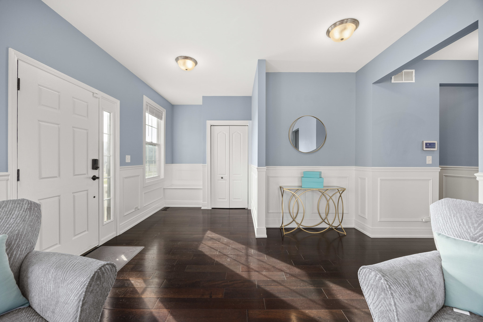 890 Stratford Drive, North Aurora, IL 60542