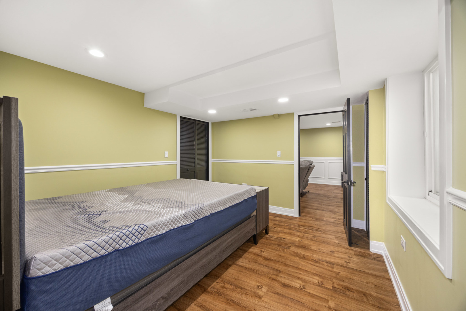 890 Stratford Drive, North Aurora, IL 60542