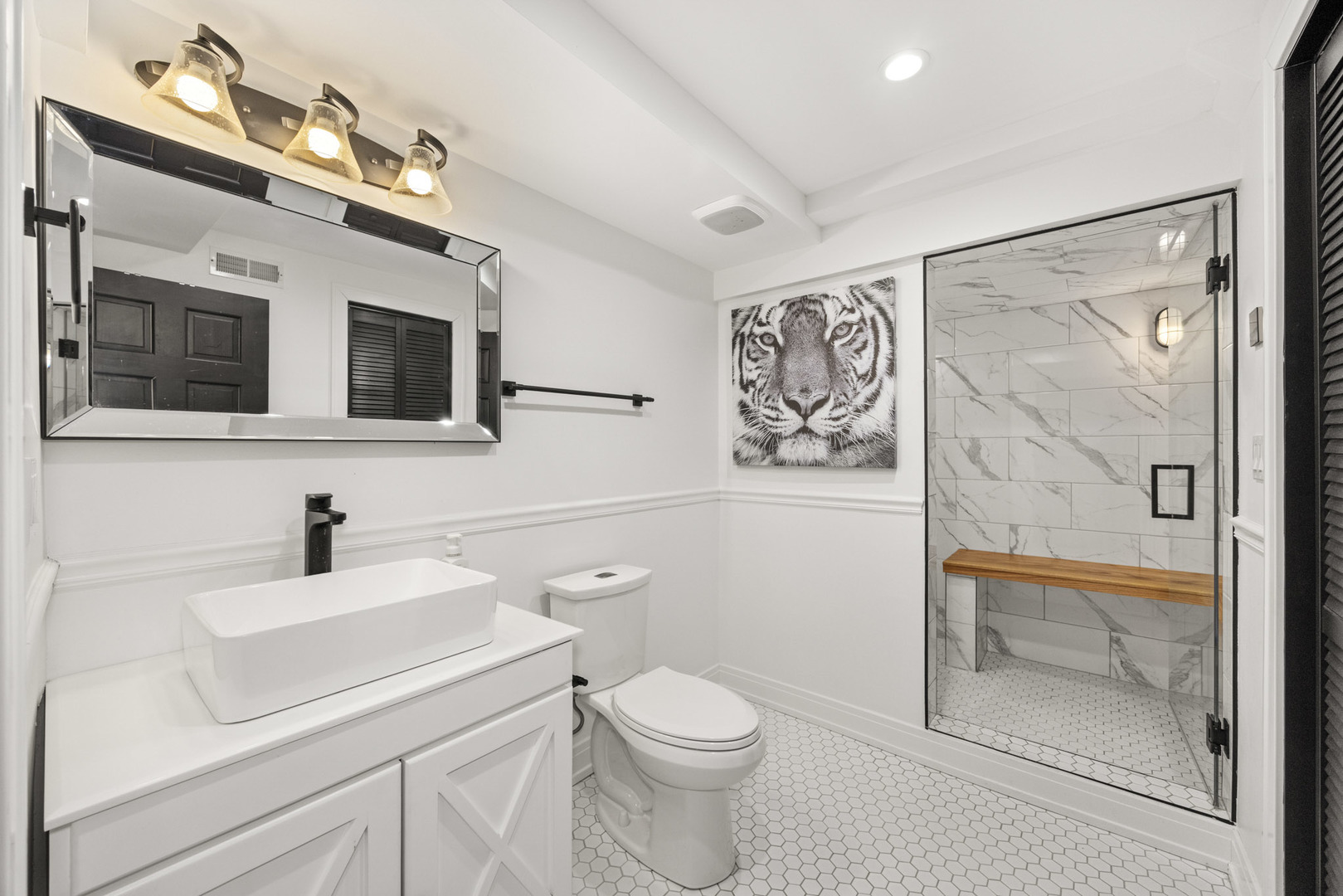 890 Stratford Drive, North Aurora, IL 60542