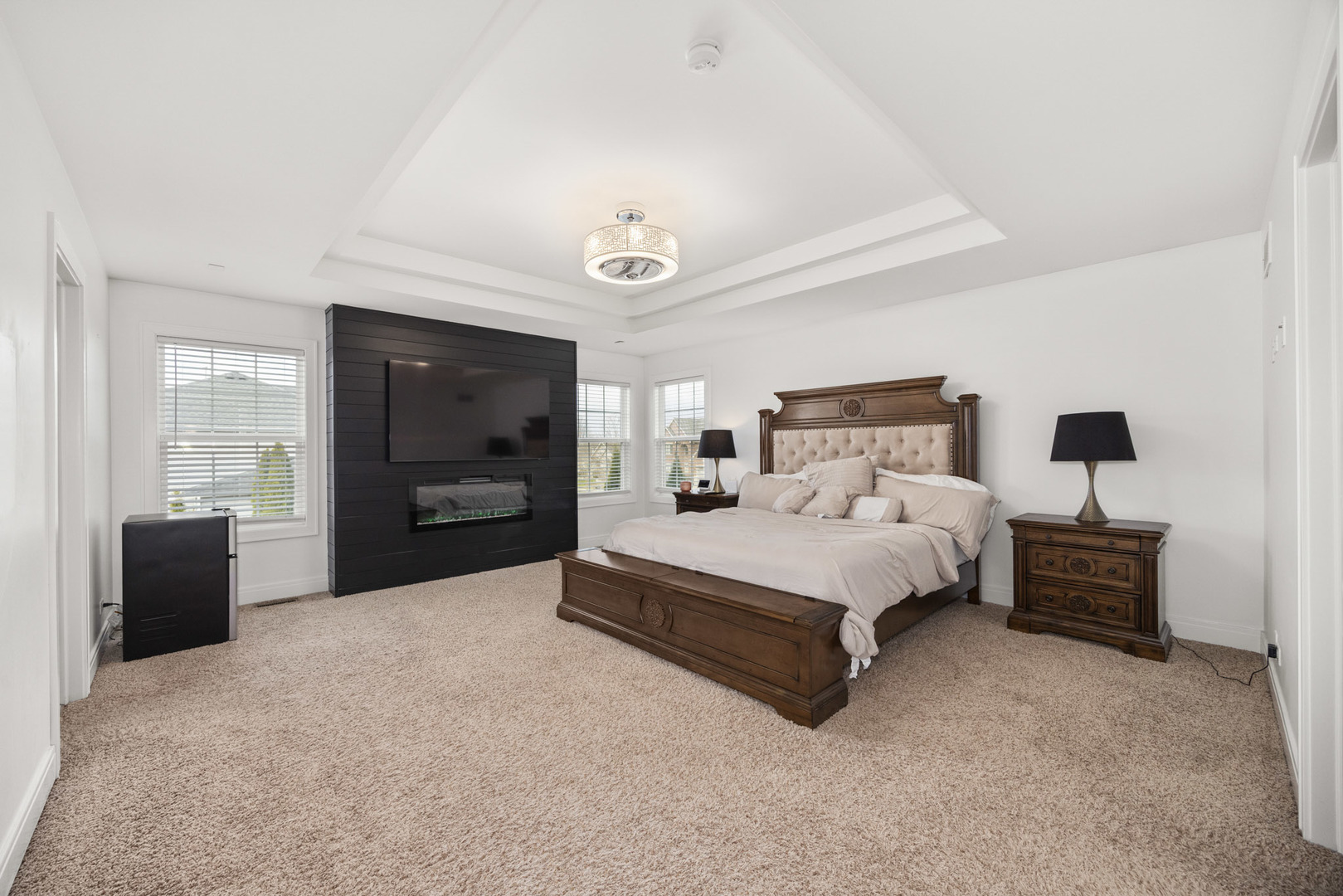 890 Stratford Drive, North Aurora, IL 60542