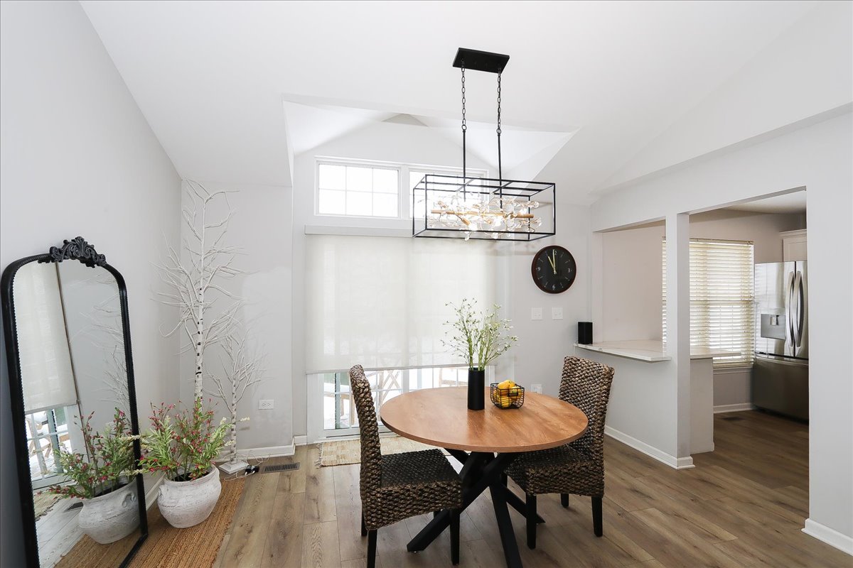 1719 Autumn Avenue #B, Schaumburg, IL 60193