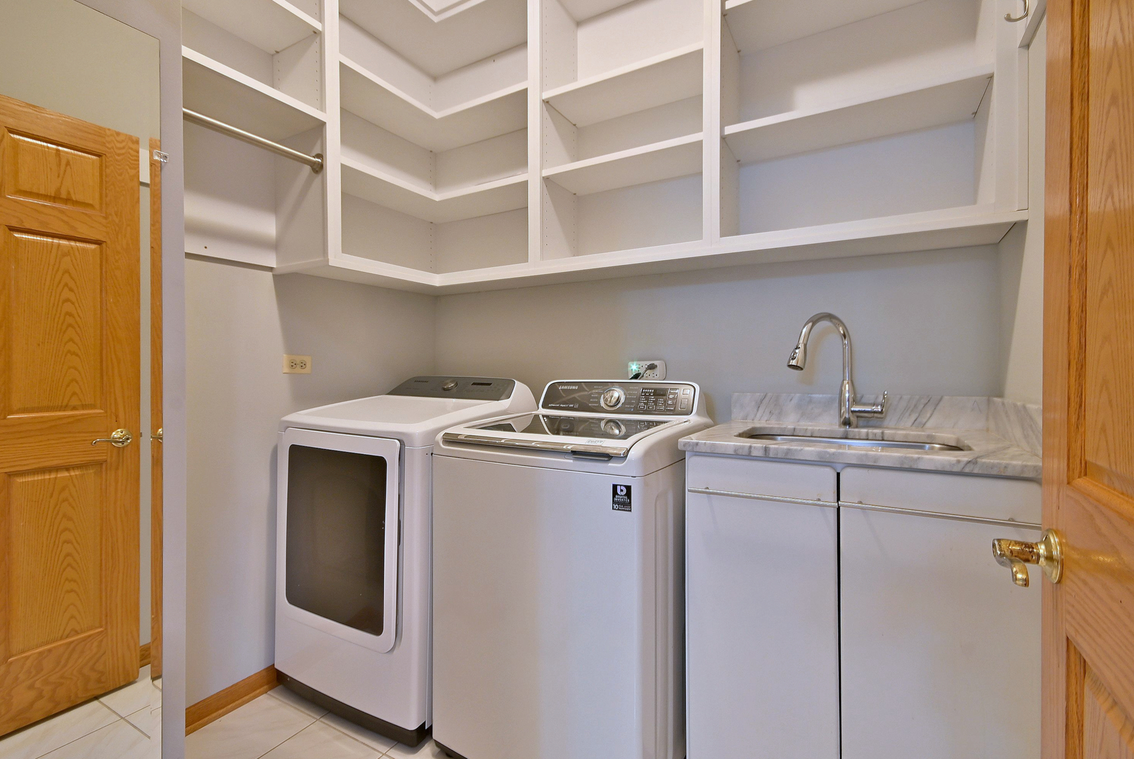 244 S Linden Avenue, Elmhurst, IL 60126