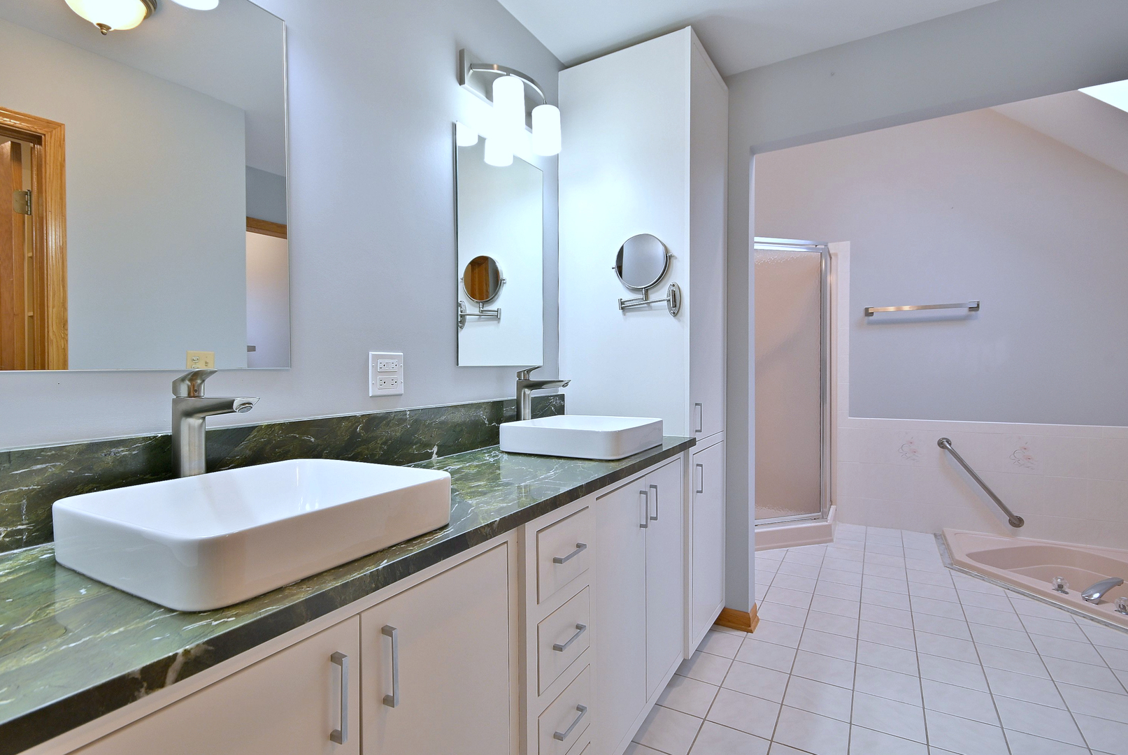 244 S Linden Avenue, Elmhurst, IL 60126