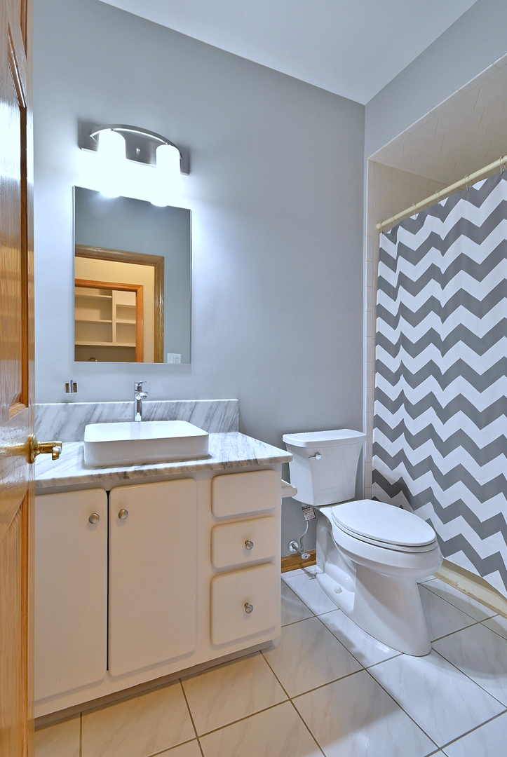 244 S Linden Avenue, Elmhurst, IL 60126