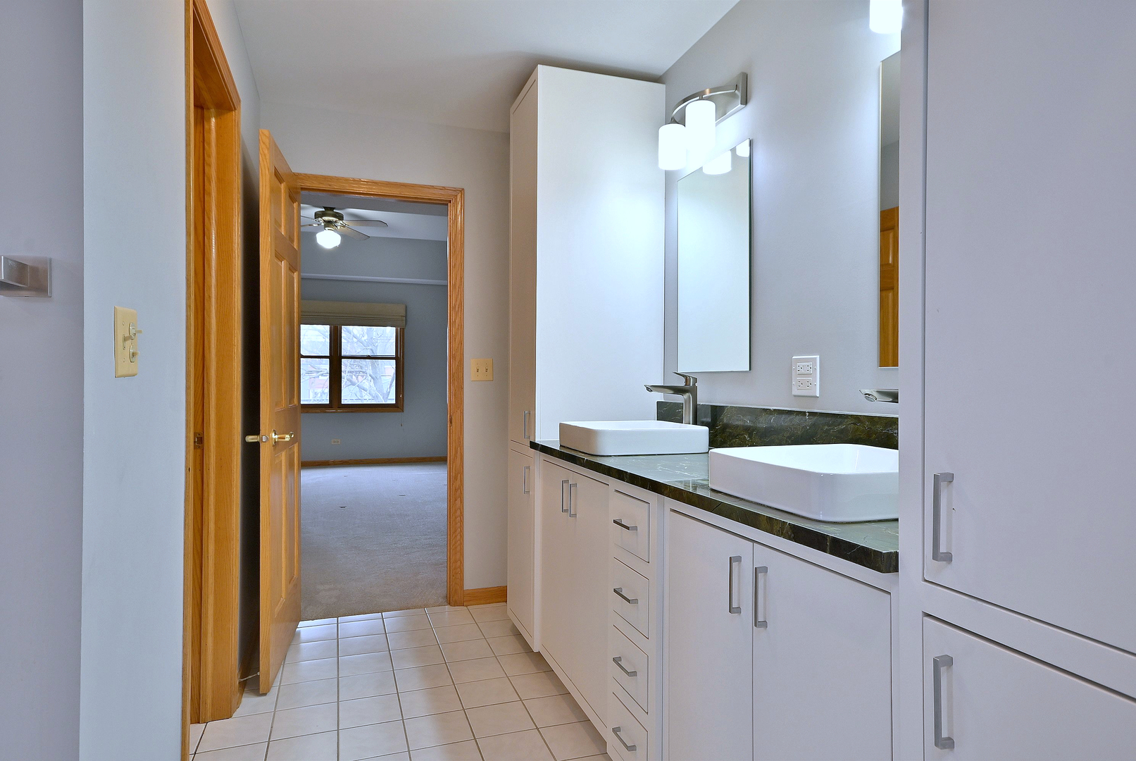 244 S Linden Avenue, Elmhurst, IL 60126