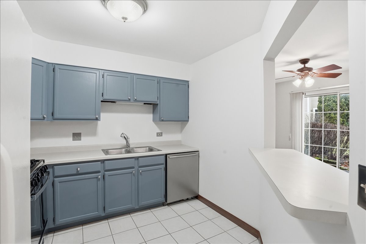 34305 N Homestead Road, Gurnee, IL 60031