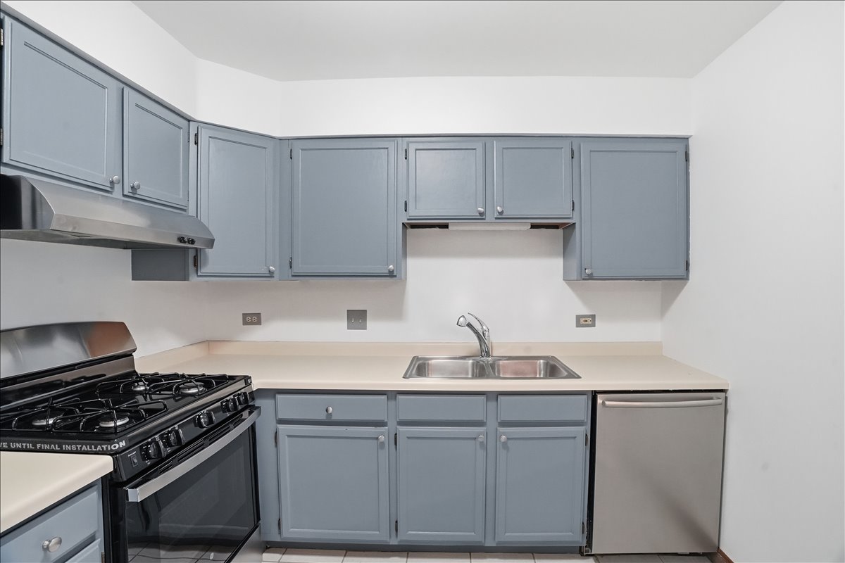 34305 N Homestead Road, Gurnee, IL 60031