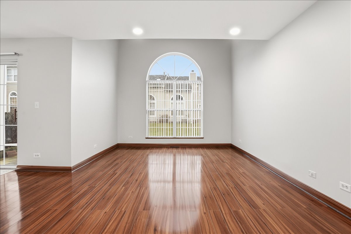 34305 N Homestead Road, Gurnee, IL 60031