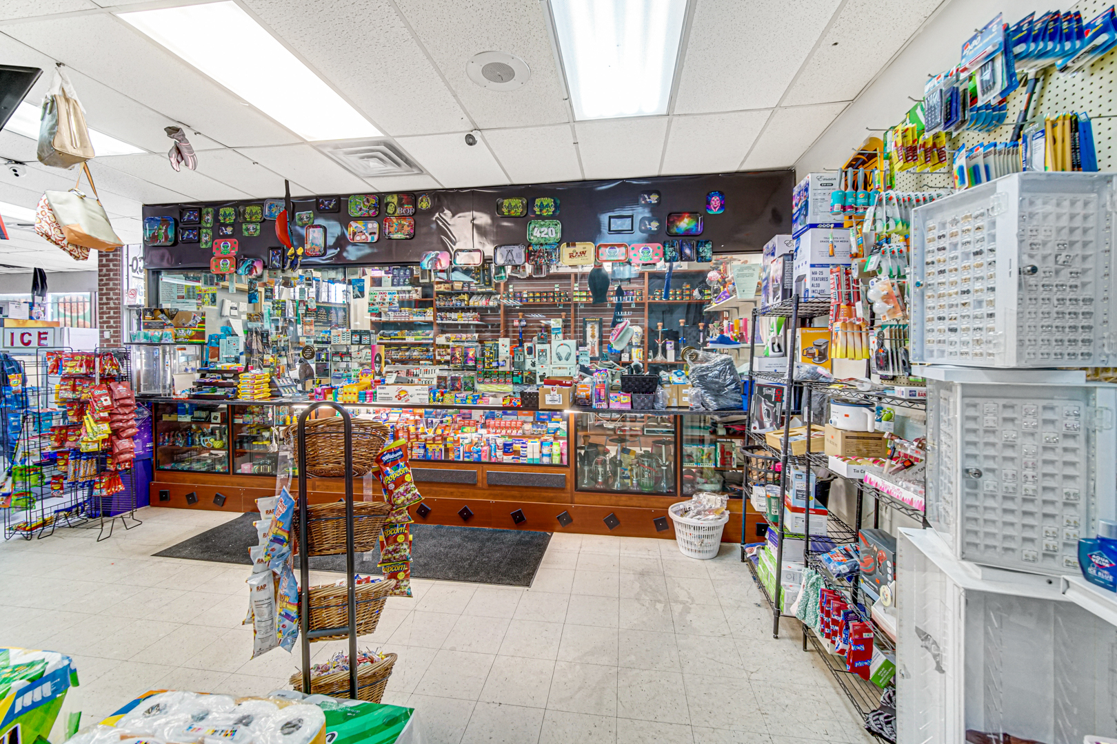 5600 W Division Street, Chicago, IL 60651